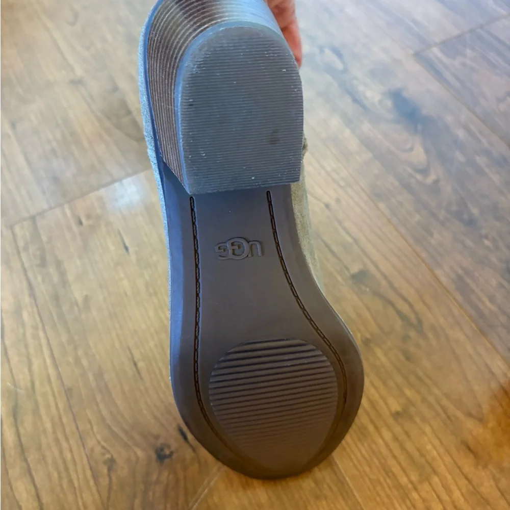 UGG Women's Tan Suede Ankle Boots - Picture 4 of 5